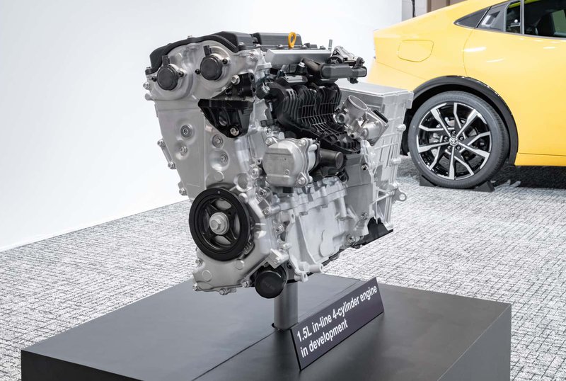 0240815_Toyota_engine 02A.jpg