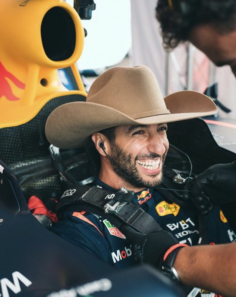 ▲F1澳洲车手Daniel Ricciardo，凭藉招牌笑容，是赛场上的开心果。