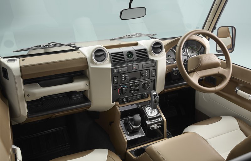 1326_SC_HP_LRCLASSIC_V8_SOFTTOP_HERO_01_Overhead_v3a-1 (6).jpg