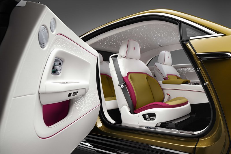 1_SPECTRE UNVEILED – THE FIRST FULLY-ELECTRIC ROLLS-ROYCE_DOOR CABIN (LIGHT).jpg