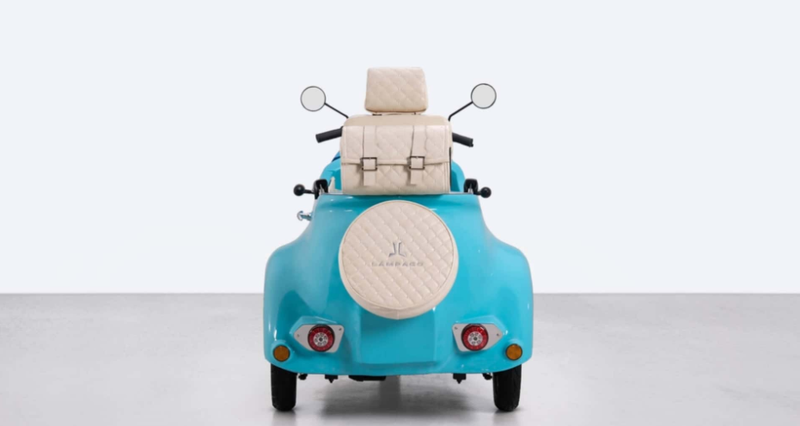 ▲车尾可爱的造型，让人联想到过去 Vespa 的边车。