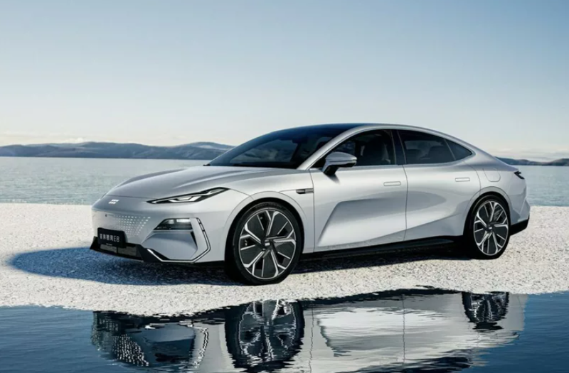 20231115_Geely Galaxy E8_8.png