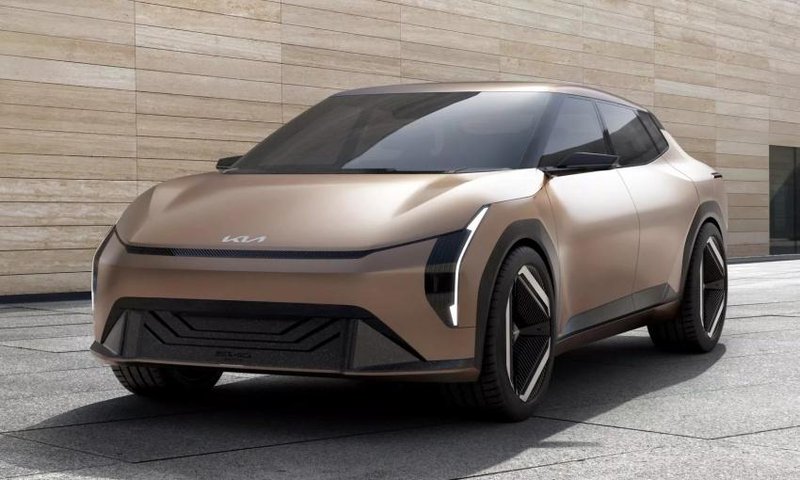 ▲Kia EV4 预计明年量产现身。图为概念车。