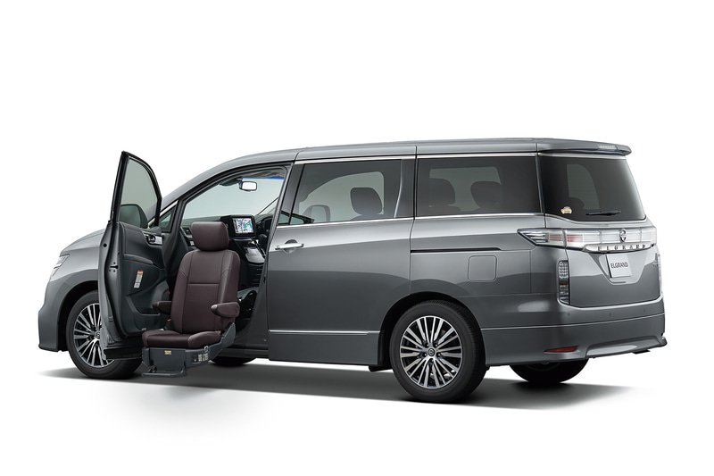 20240401_Nissan Elgrand_04.jpg