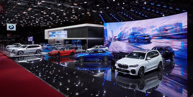 ▲BMW于2018年参与巴黎车展并发表第七代3系列。