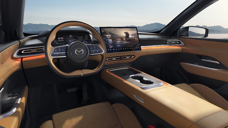 20240819 MAZDA EZ 6 02.jpg