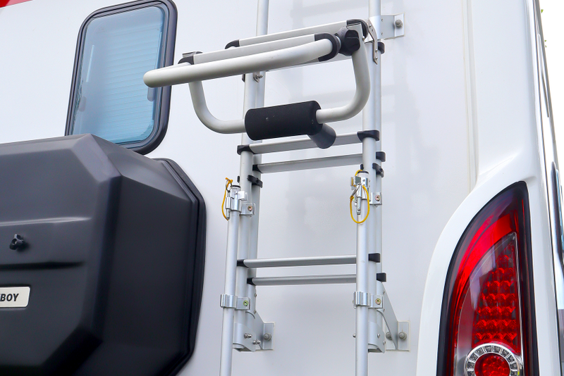20240908_Toyota Hilux_ (12).png
