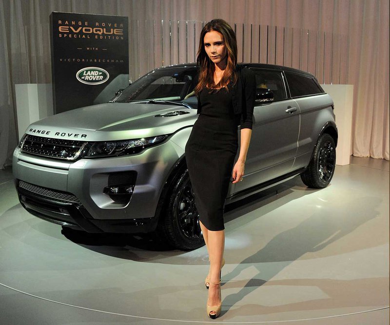 ▲Victoria Beckham从游艇、私人喷射机等豪华交通工具中获得灵感，为Evoque带来独特时尚魅力。