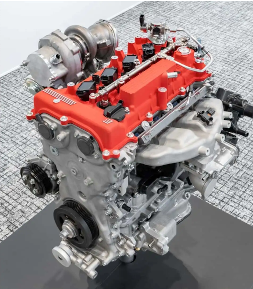 ▲Toyota工程师期望全新涡轮四缸引擎能适应合成燃料、生物燃料及液氢等多种燃料,以实现碳中和目标。