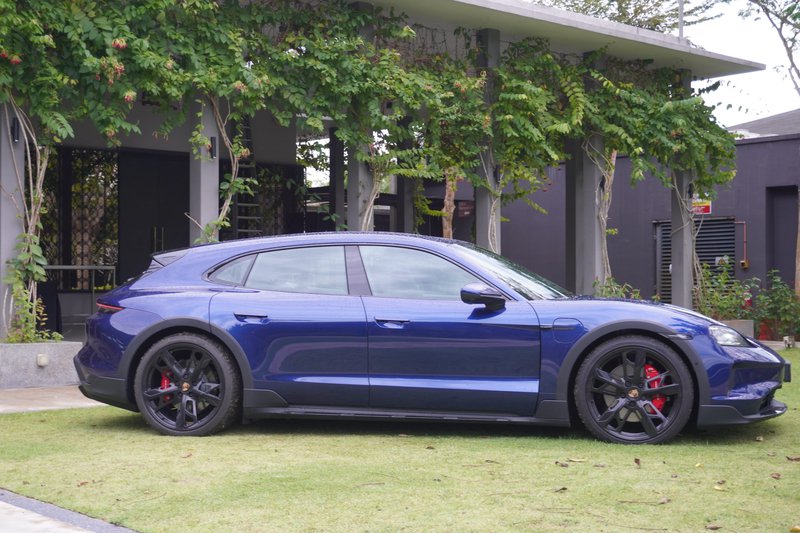 ▲这一次有机会试驾 Taycan 4s Cross Turismo,性能与Taycan 4s 一样,只是外观不一样。