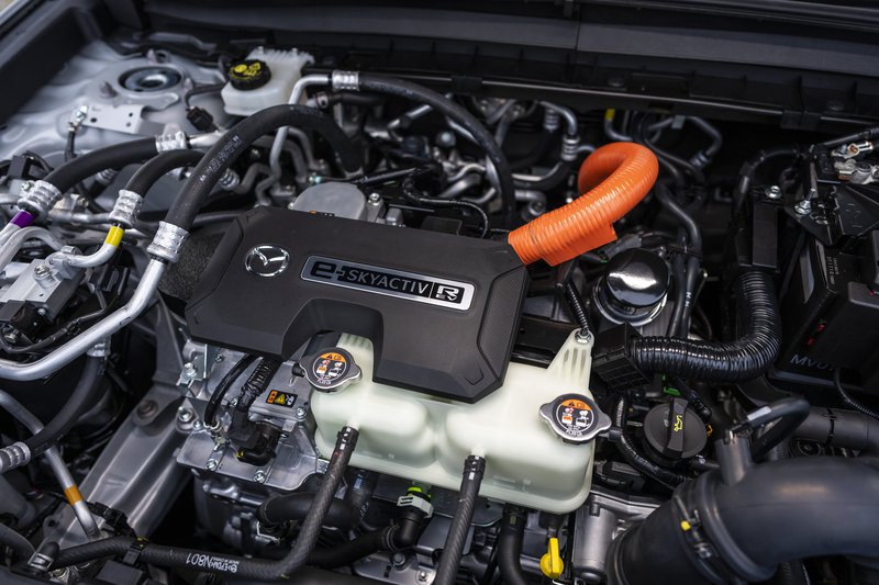 ▲除了标准汽柴油配置外,日媒透露,新一代CX-3或将采用源自MX-30 Rotary EV的增程式动力。