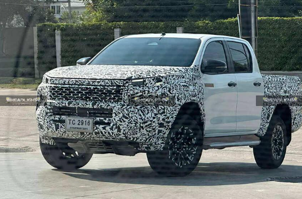 ▲大改款 Toyota Hilux 正在道路测试,预计今年下半年亮相。