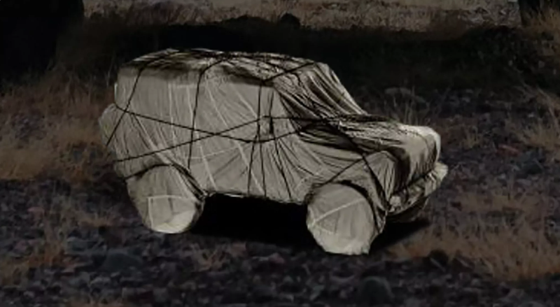 ▲官方预告短片中，新车昵称为“Baby G-Class”，车名将采用小写“g”，与经典 G-Class 区隔。