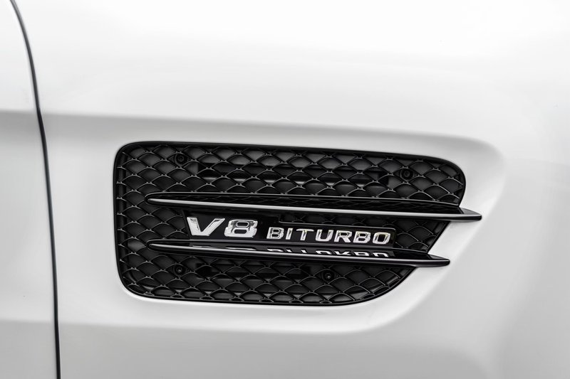 ▲V8是一款强大高性能引擎,用于多种Mercedes车型,包括AMG G 63、AMG GT 63和AMG C 63。