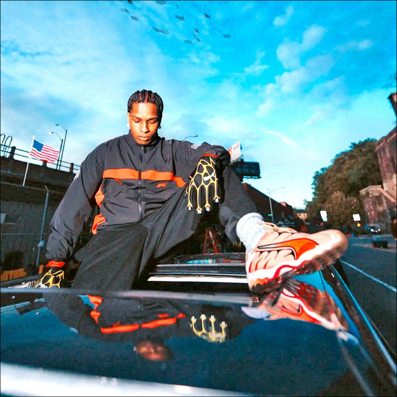 ▲饶舌歌手A$AP Rocky担任PUMA F1系列创意总监,引领赛车风格潮流。