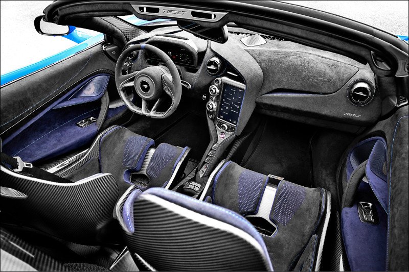 ▲McLaren车款内装不仅经过精心手工制作,所选用的皮革更与高端时尚品牌采用的材质相媲美。