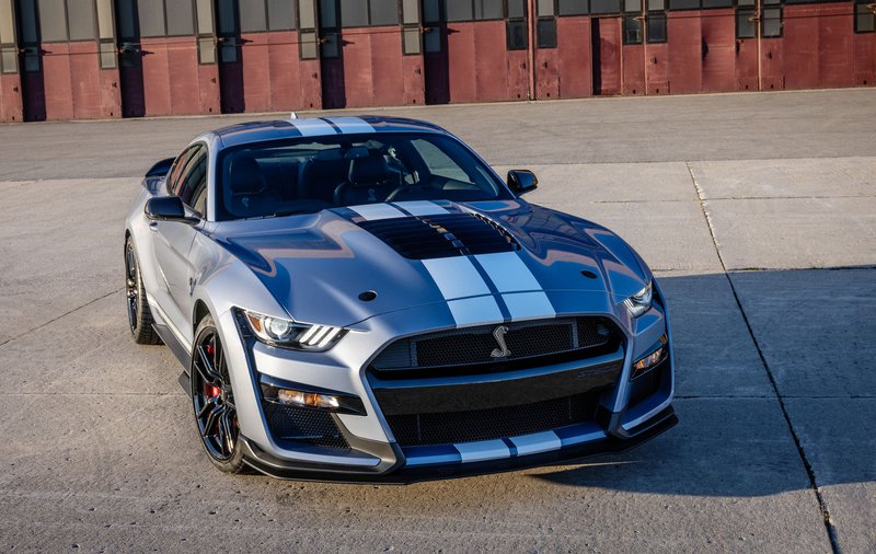 20250310-ford-mustang-shelby-gt500_01.jpg
