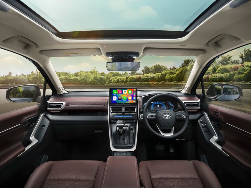 20250319 Toyota Innova Hycross 03.jpg