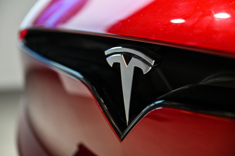 ▲Tesla 如今面临抛售潮,许多车主不认同Elon Musk的政治举措或担心车辆遭攻击。