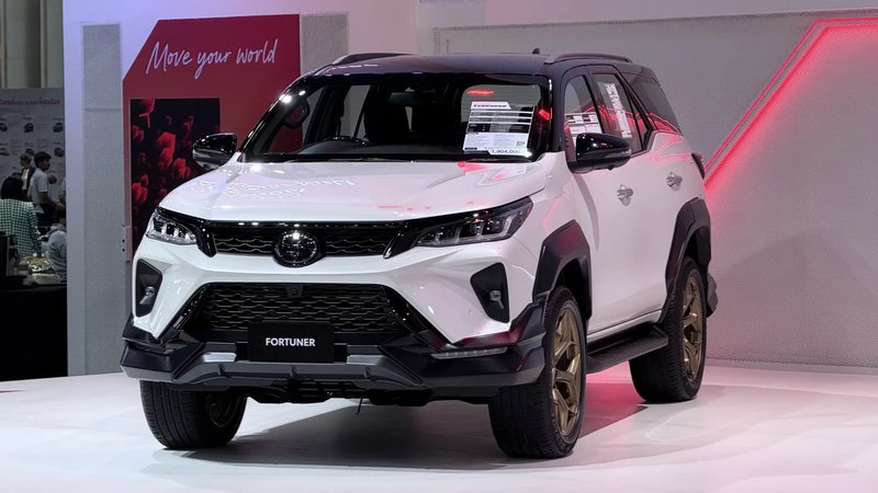 ▲全新运动化前保杆配搭外扩轮拱,营造更霸气粗犷的 Fortuner Legender 造型。