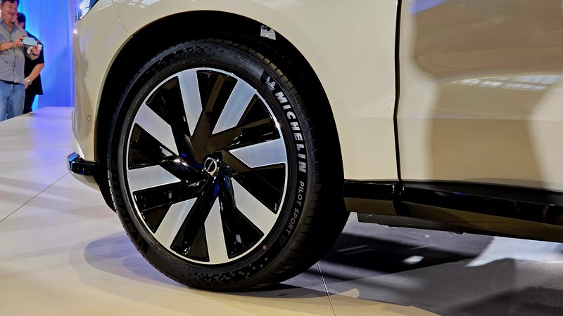 20250410_2025 Volvo EX90_03.jpg