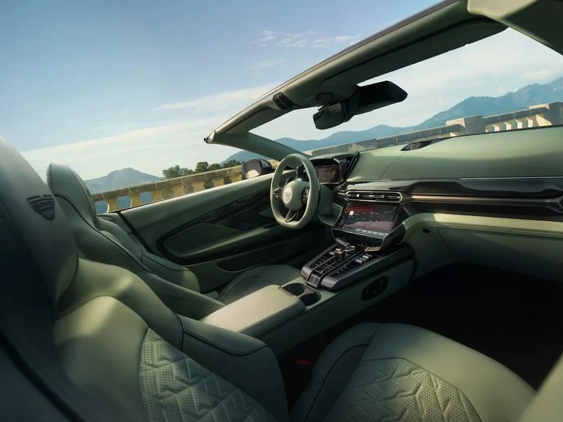 20250430 Aston Martin Vanquish Volante_06.jpg