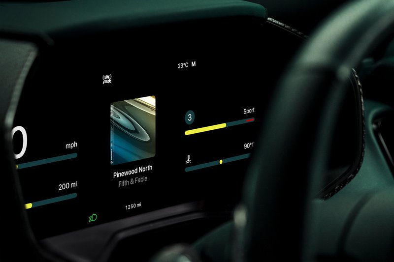 20250522 Apple Car Play Ultra Launche Aston Martin_04.jpg
