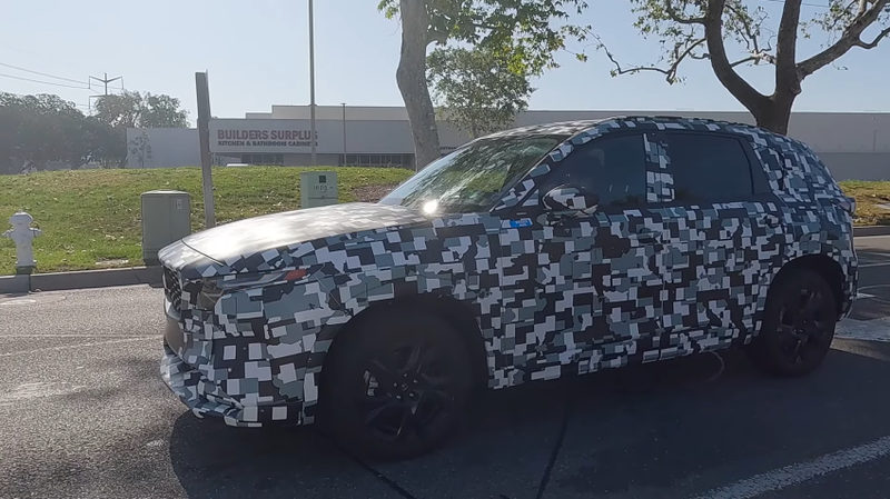 ▲Mazda 新一代 CX-5 测试车近拍曝光，预计今年下半年正式亮相。