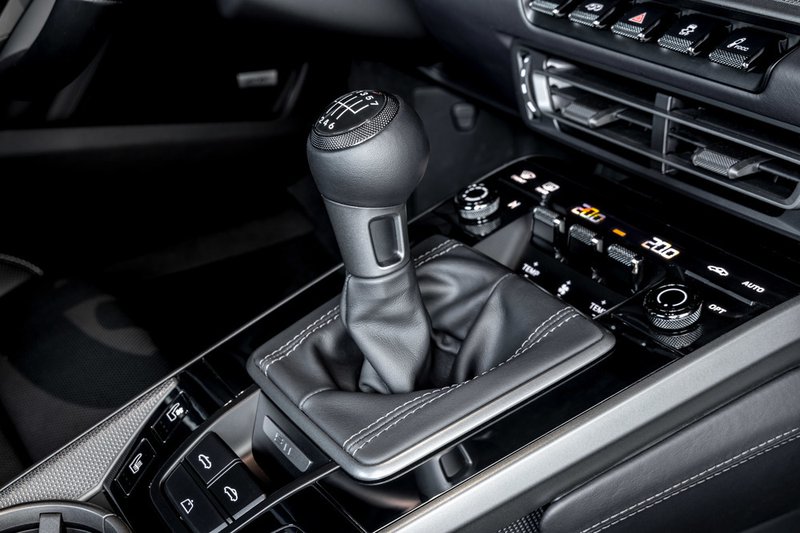 240612_Porsche manual transmission 2.jpg