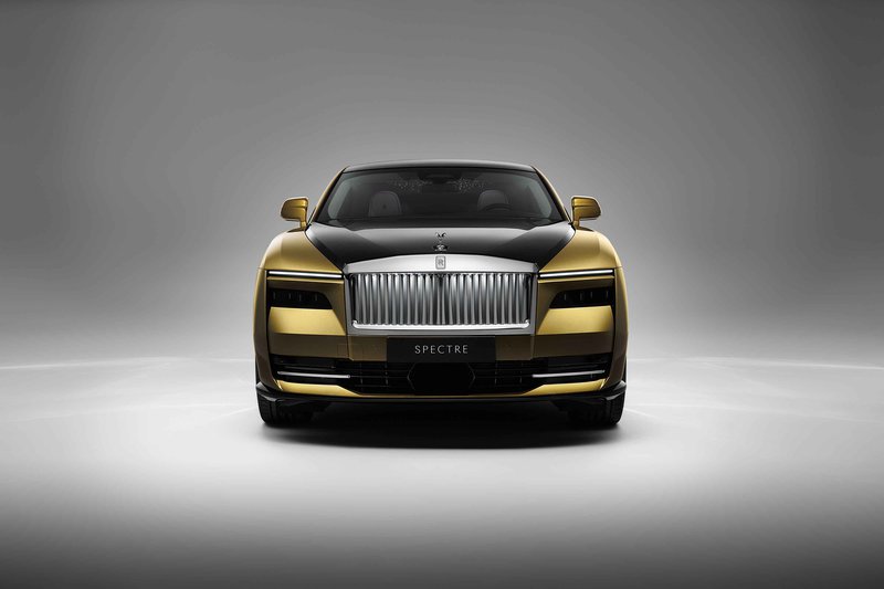 2_SPECTRE UNVEILED – THE FIRST FULLY-ELECTRIC ROLLS-ROYCE_FRONT.jpg