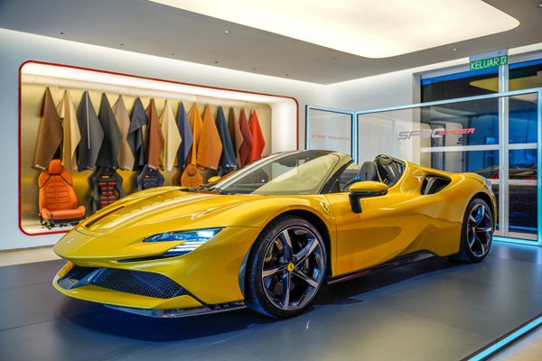 Ferrari-SF90-Spider.jpg