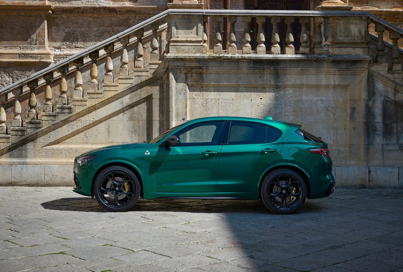 ▲Alfa Romeo Stelvio Quadrifoglio 100th Anniversary车款。