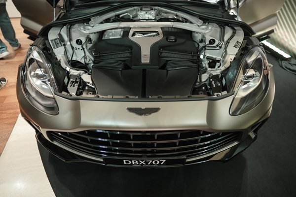 Aston-Martin-DBX707-13.jpg