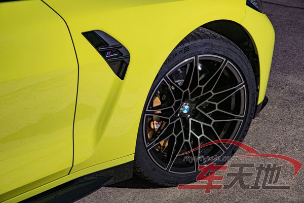 BMW M4_17.jpg