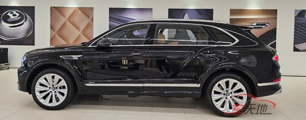 Bentley-Bentayga-EWB-Azure-01.jpg