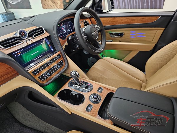 Bentley-Bentayga-EWB-Azure-13.jpg