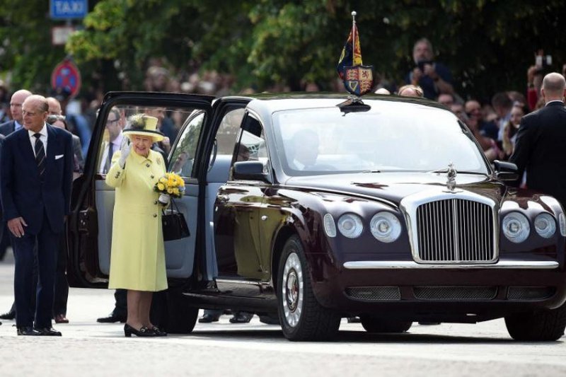 Bentley State Limousine.jpg