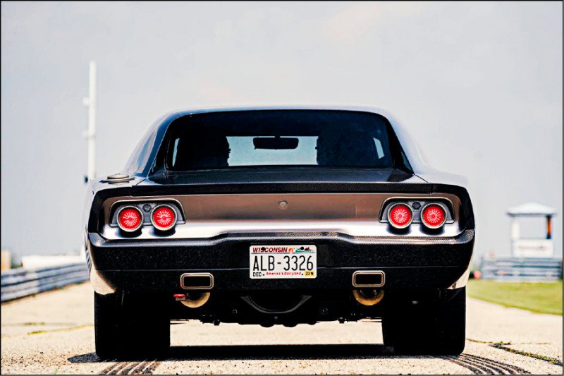 ▲特别改装的1970 Dodge Charger,是电影方赠送给冯迪索的生日礼物。