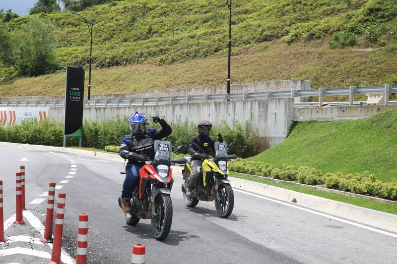 ▲V-Strom 250SX发动机表现非常出色，加速平稳且有力，高速超车也OK。