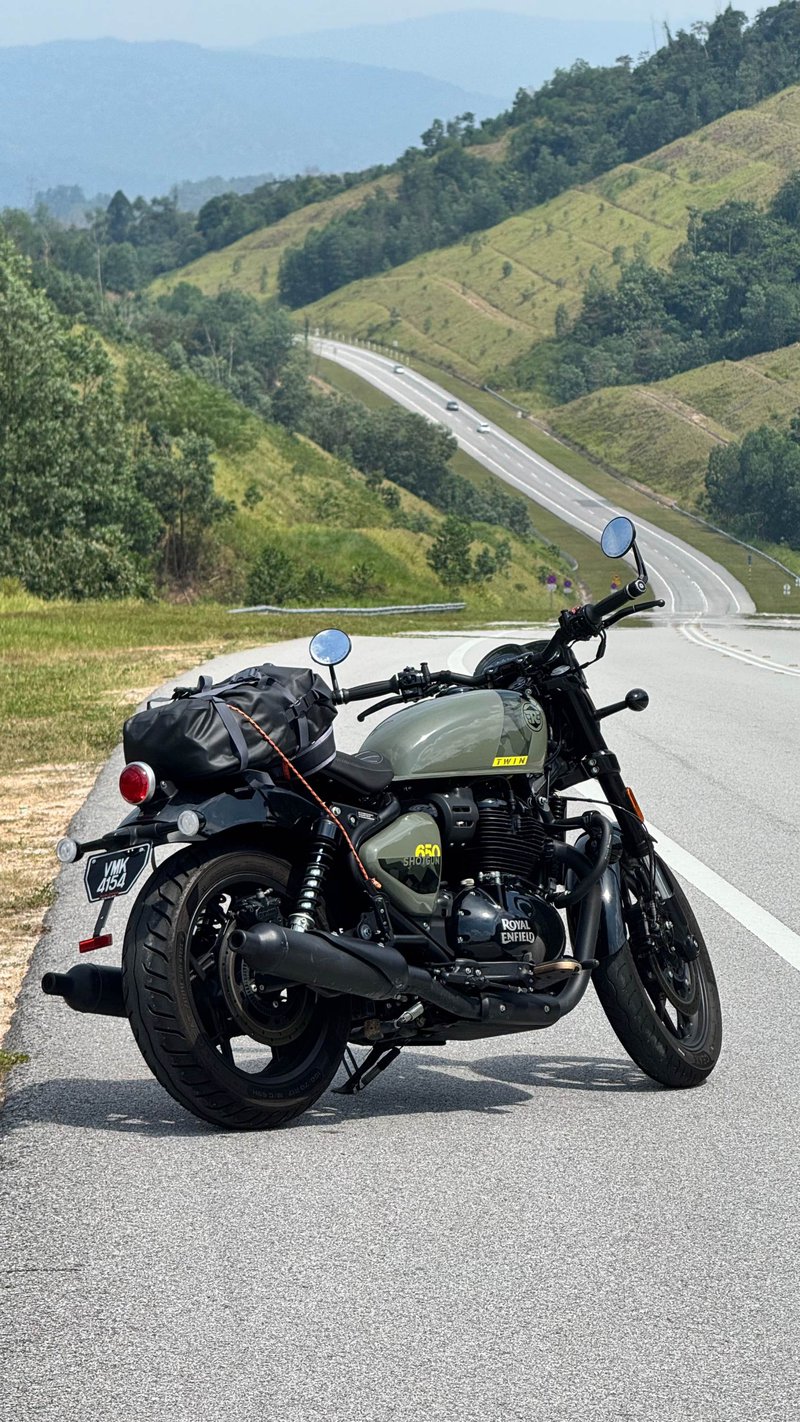 ▲Royal Enfield Shotgun 650是一辆简单纯粹的复古巡航车,没有过多的花俏。适合追求简单,纯骑行的骑士。骑上它来个短暂摩旅最适合不过。