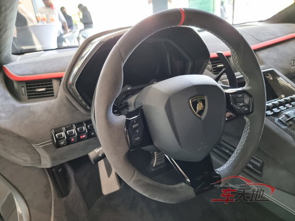 FELAventador07.jpg