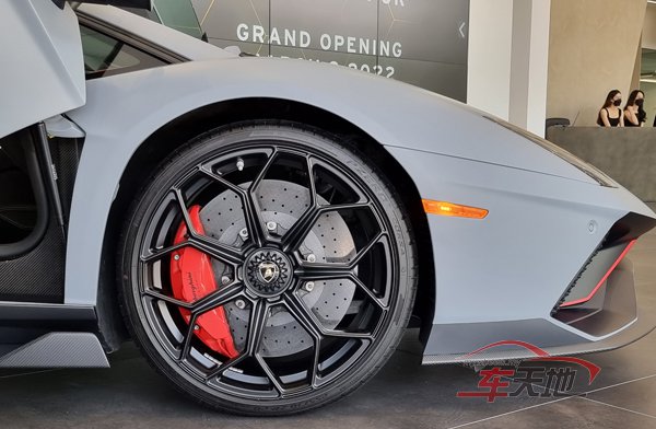 FELAventador09.jpg