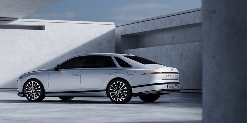 Hyundai Grandeur_GN7_03.jpg