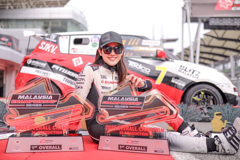 Leona Chin 获得 2021 年马来西亚赛车锦标赛系列上（MCS）的房车锦标赛（TCR）组别的首位女子总冠军_1.JPG