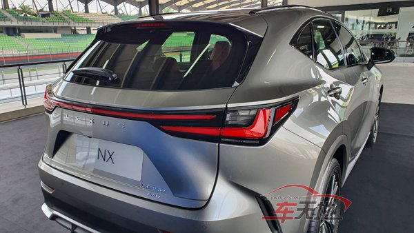 Lexus-NX350-F-Sport_20220512_122412a.jpg