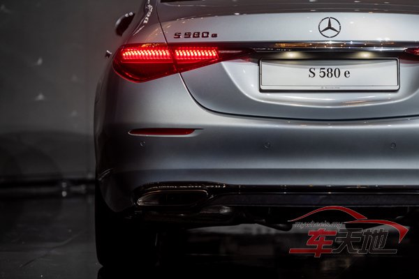 MB-S-Class_-22.jpg