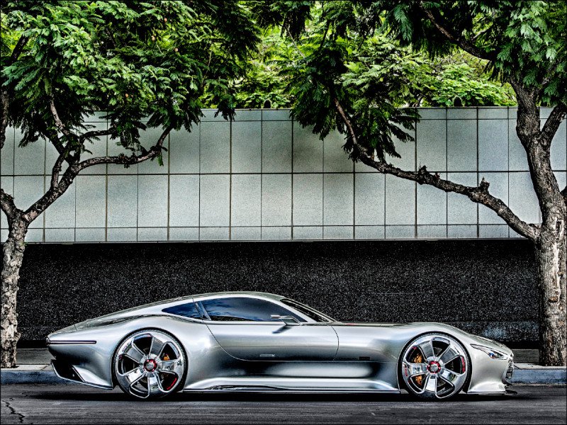 ▲Mercedes-Benz将AMG Vision Gran Turismo带到现实中，拥有如同科幻电影走出的设计。