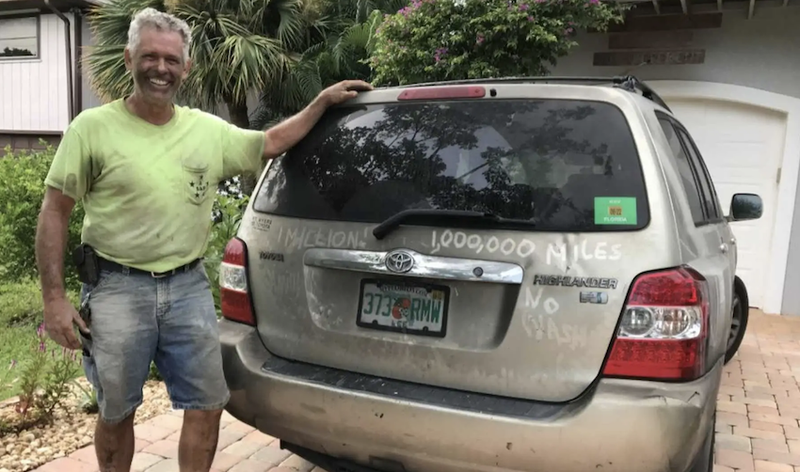 ▲他的2006年Highlander Hybrid,可看得出有使用过明显的损伤痕迹。