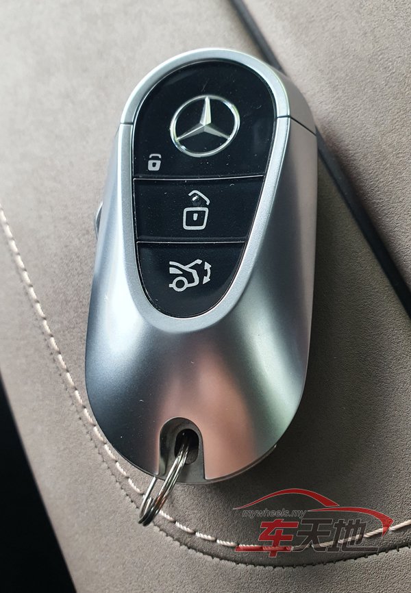 Mercedes-EQS-450+_20221114_102332.jpg