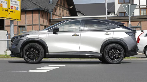 不难看出新世代NISMO的设计风格,与全新的Z NISMO的造型有十分相似。